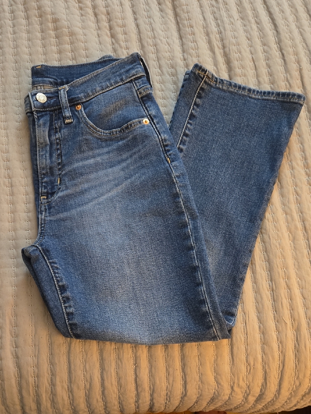 GAP Kick Fit, High Rise Jeans in Blue with Subtle Fade Sz 27/4R, Excellent